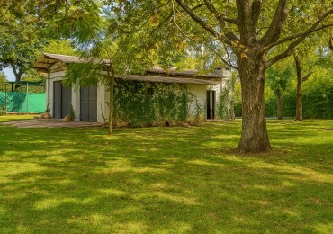 CASA QUINTA SOBRE DOS LOTES - TRUJUI
