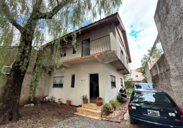 HERMOSA CASA EN 2 PLANTAS - CRUCE CASTELAR 